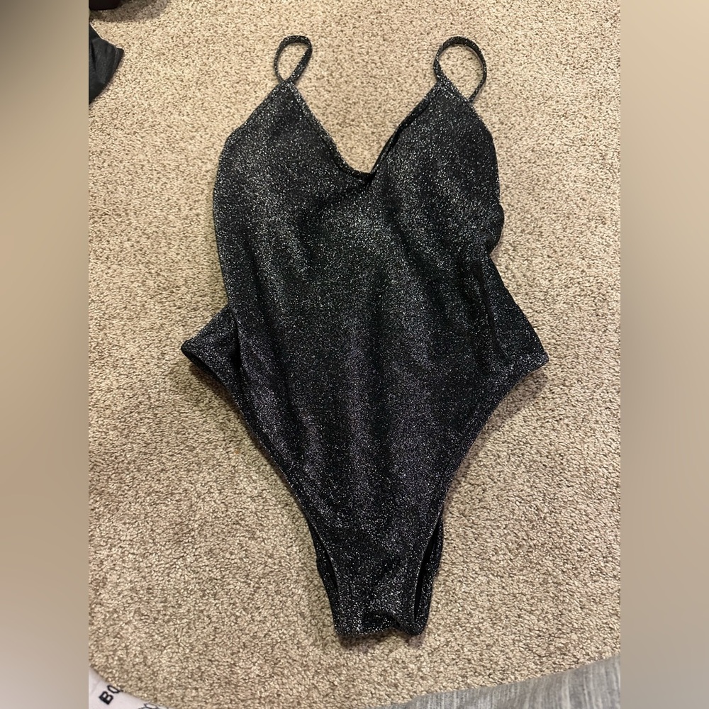 Love & Sports size Medium